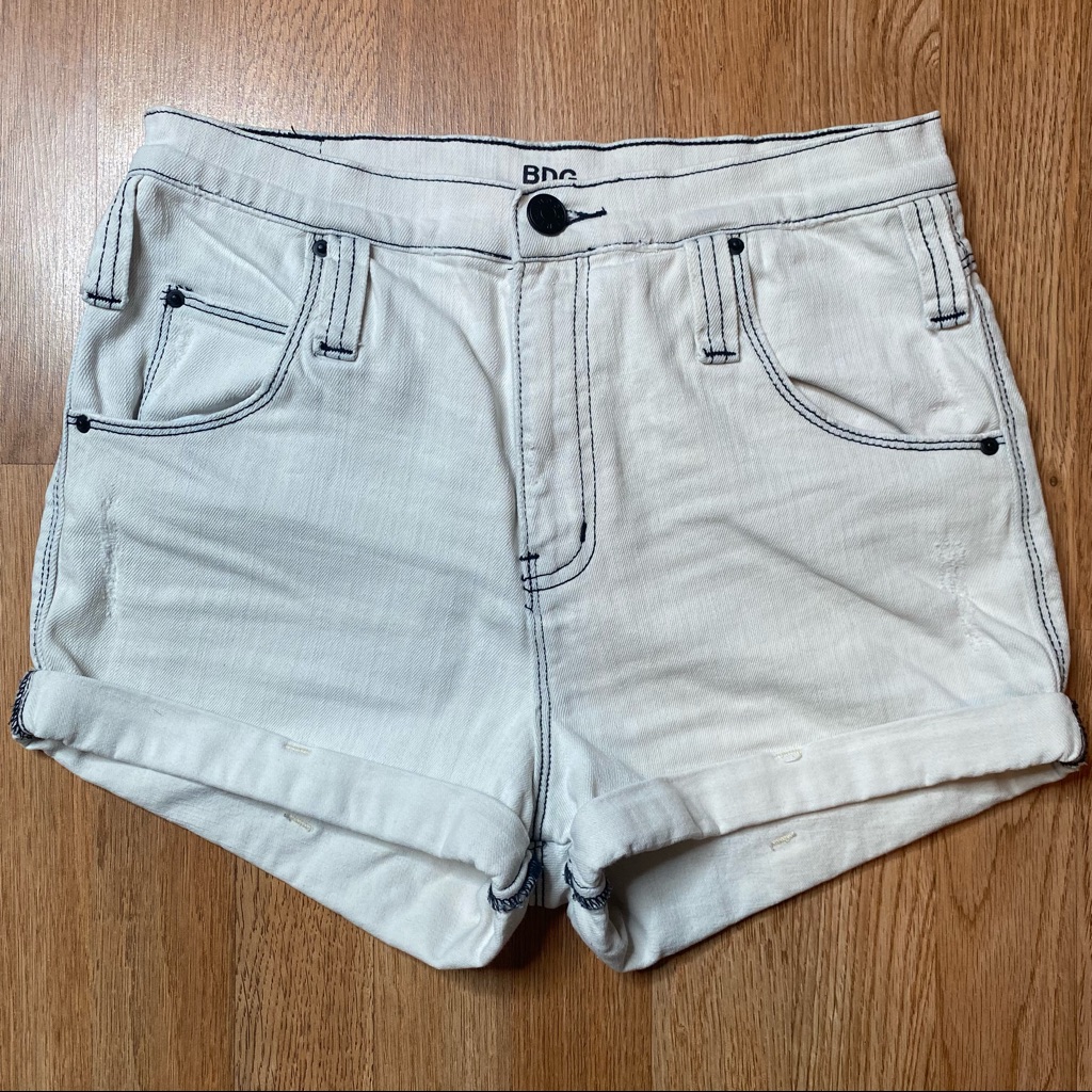 Bdg High Waisted Mom Shorts Light Wash Size 27